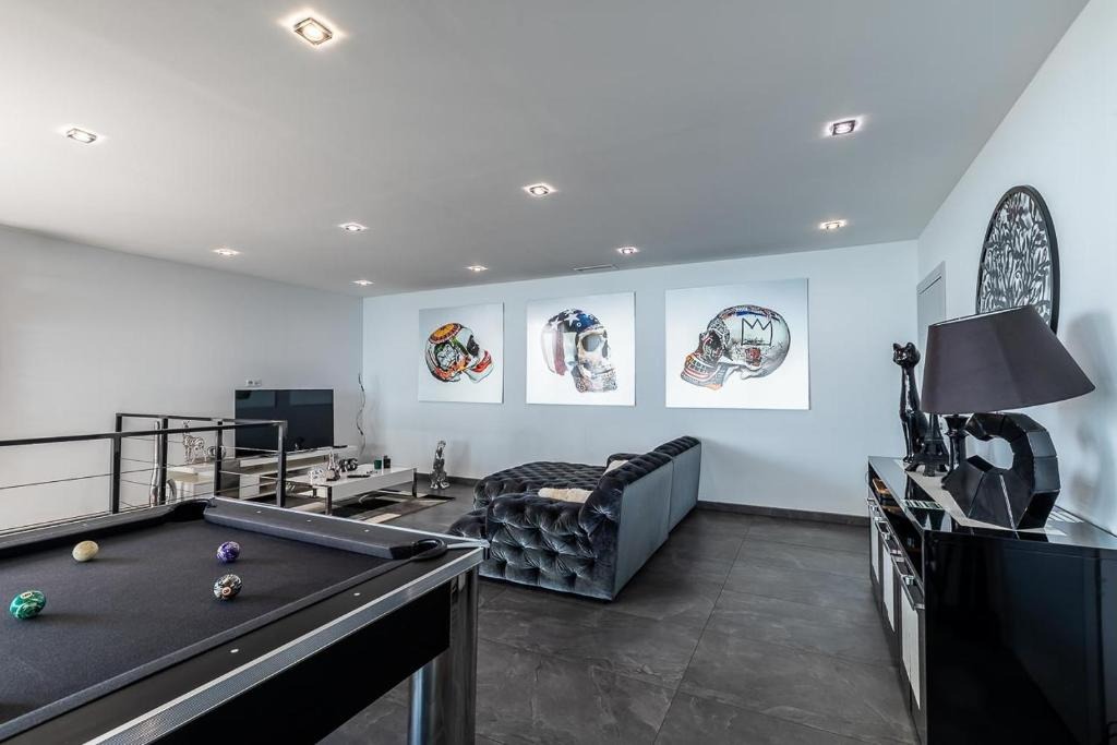 Villa avec barbecue, jacuzzi et jardin | Vue mer — photo 17