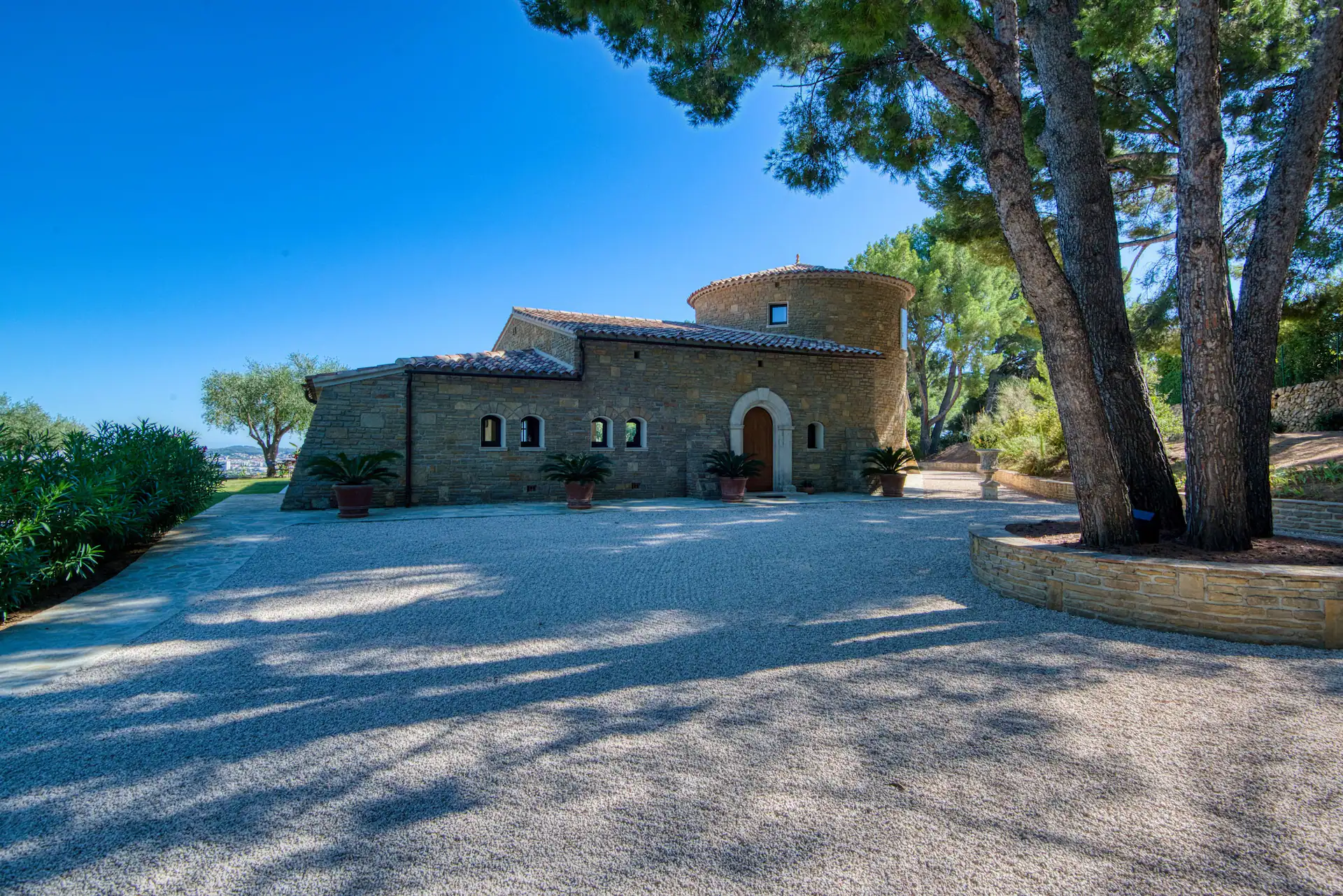 Domaine la Pastorale : L'Excellence Provençale entre Vignes et Mer — photo 2
