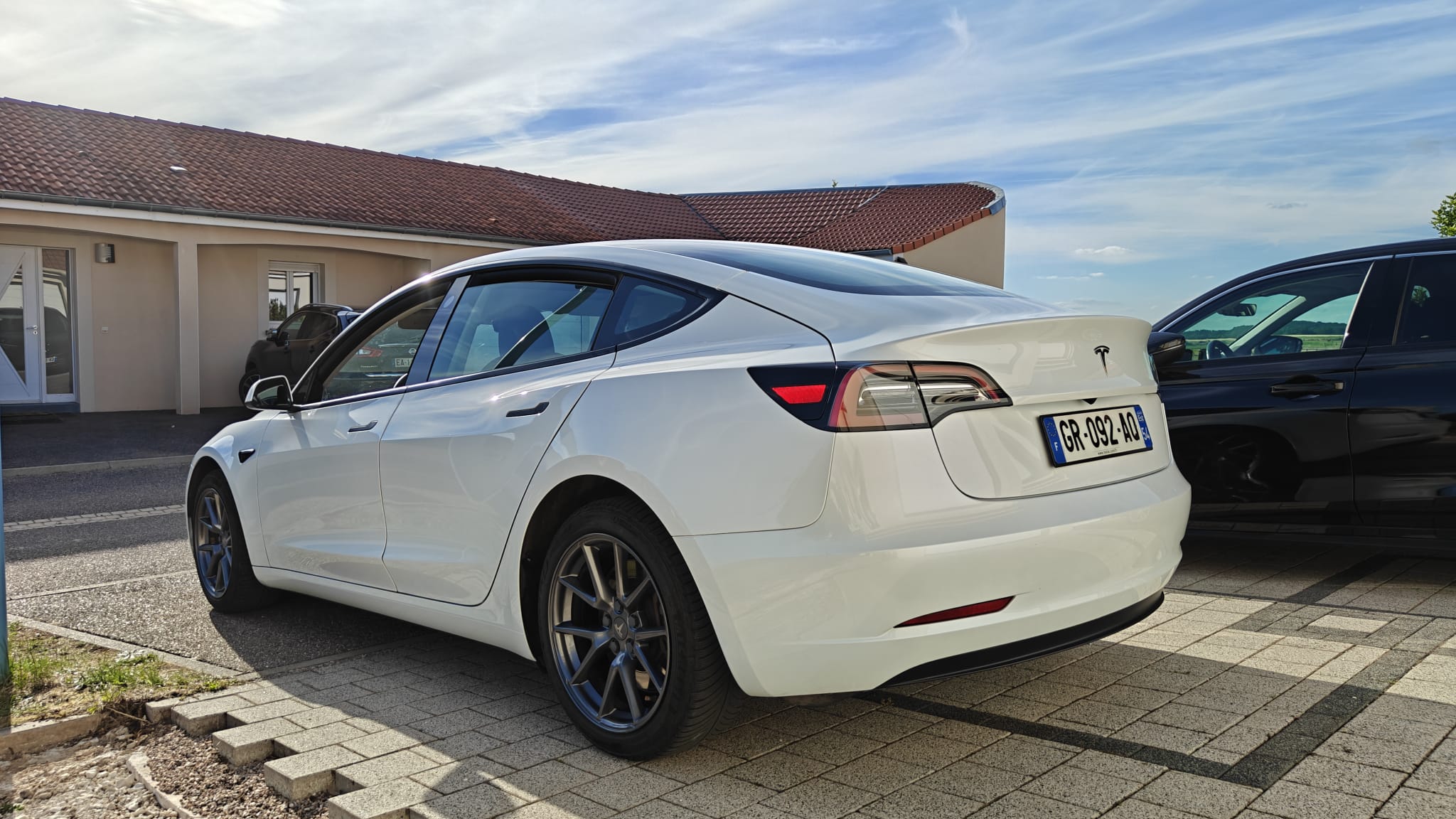 Tesla  Model 3 Grande Autonomie Propulsion — miniature 2
