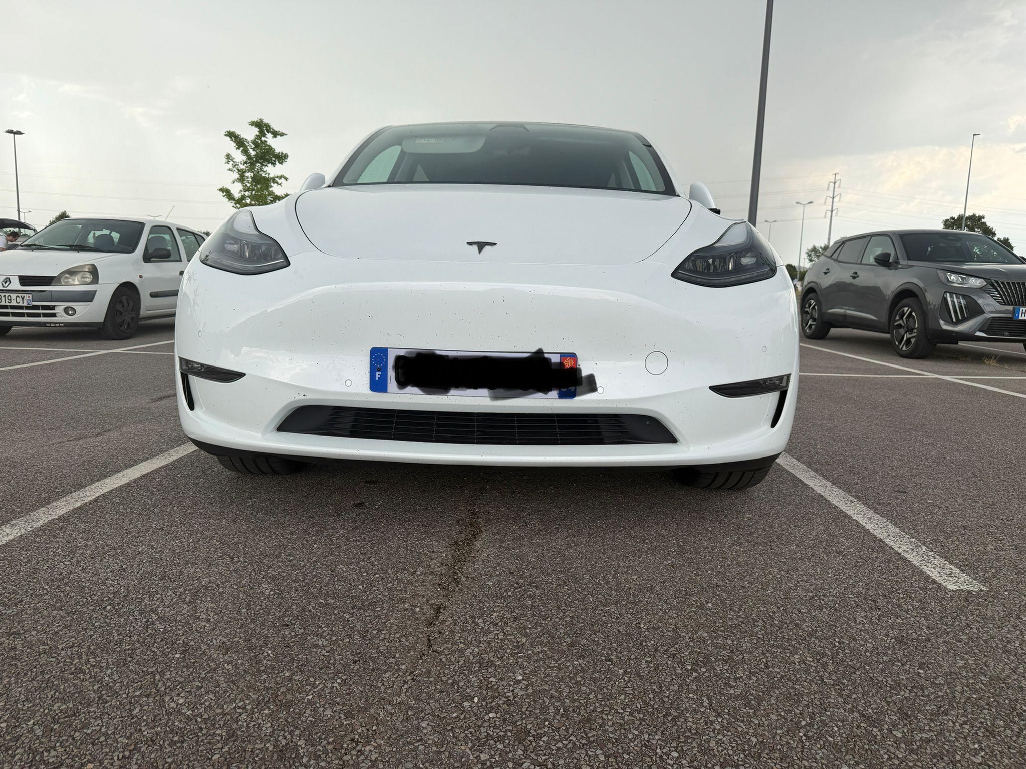 Tesla  Model Y grande autonomie — miniature 10