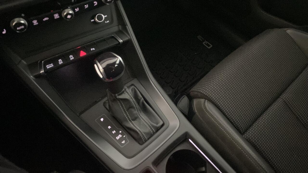 Jaguar E-Pace R DYNAMIC SE P300E PHEV BVA AWD