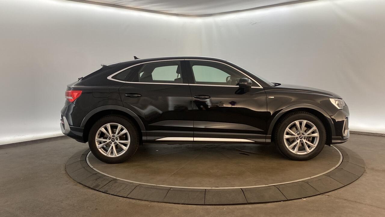 Jaguar E-Pace R DYNAMIC SE P300E PHEV BVA AWD