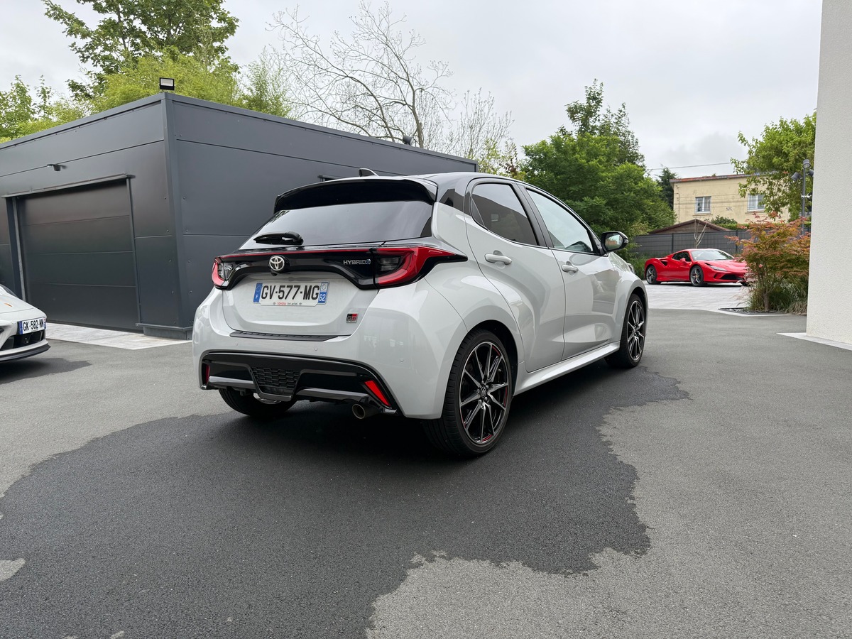 Toyota yaris gr 1.5l 116 ch hybrid