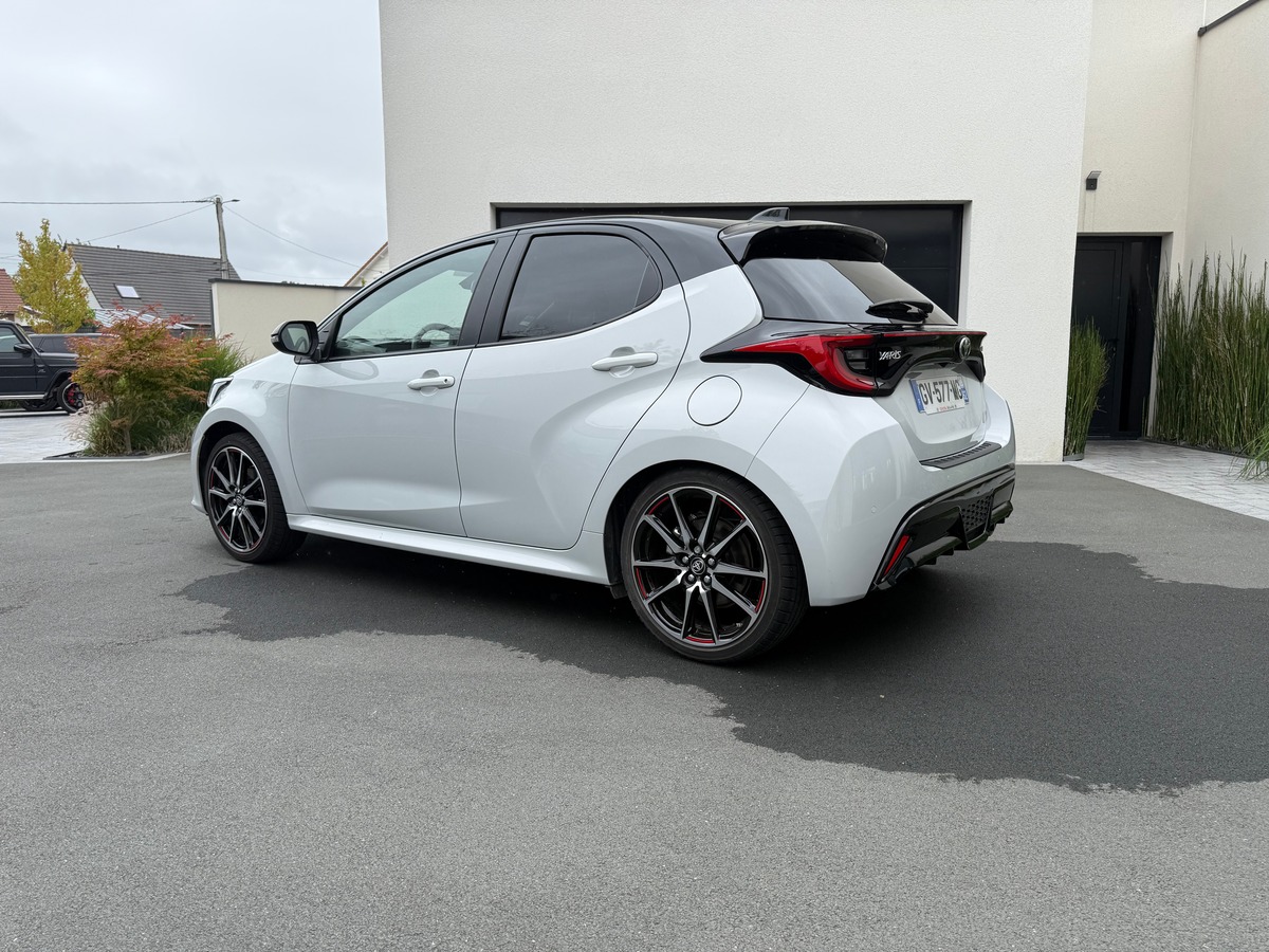 Toyota yaris gr 1.5l 116 ch hybrid